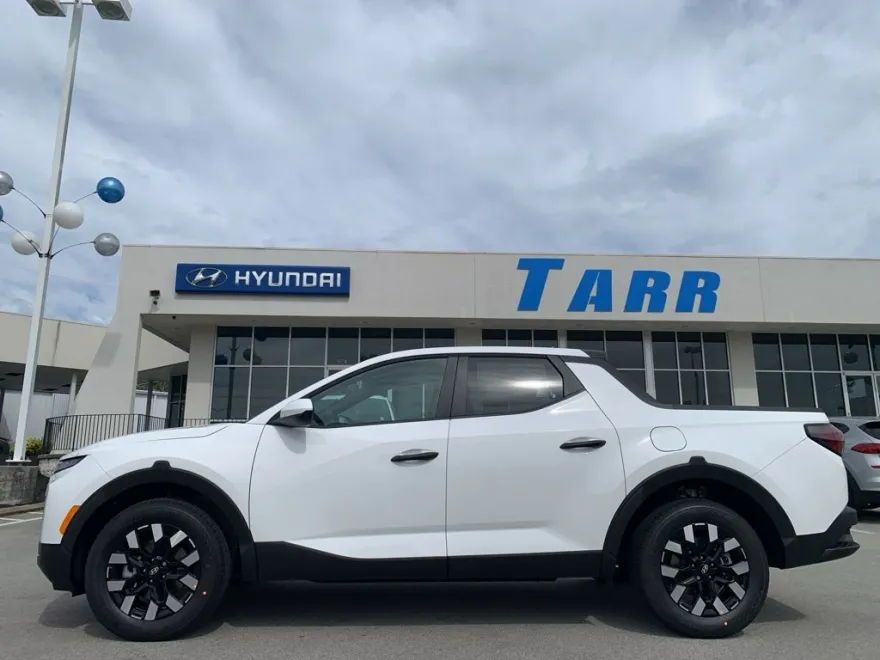 2025 Hyundai Santa Cruz SE photo 1
