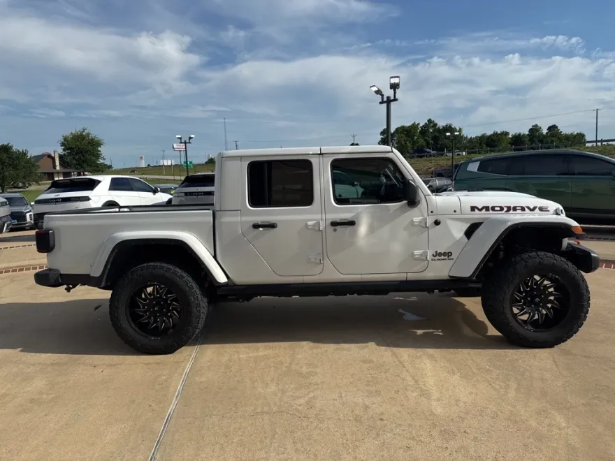 2021 Jeep Gladiator Mojave photo 1