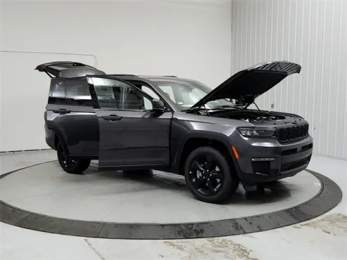 2025 Jeep Grand Cherokee Limited photo 4
