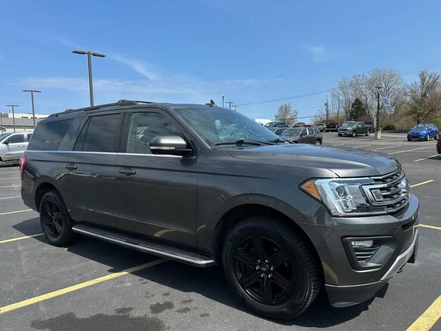 2021 Ford Expedition XLT photo 1