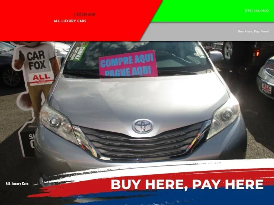 2014 Toyota Sienna XLE photo 1