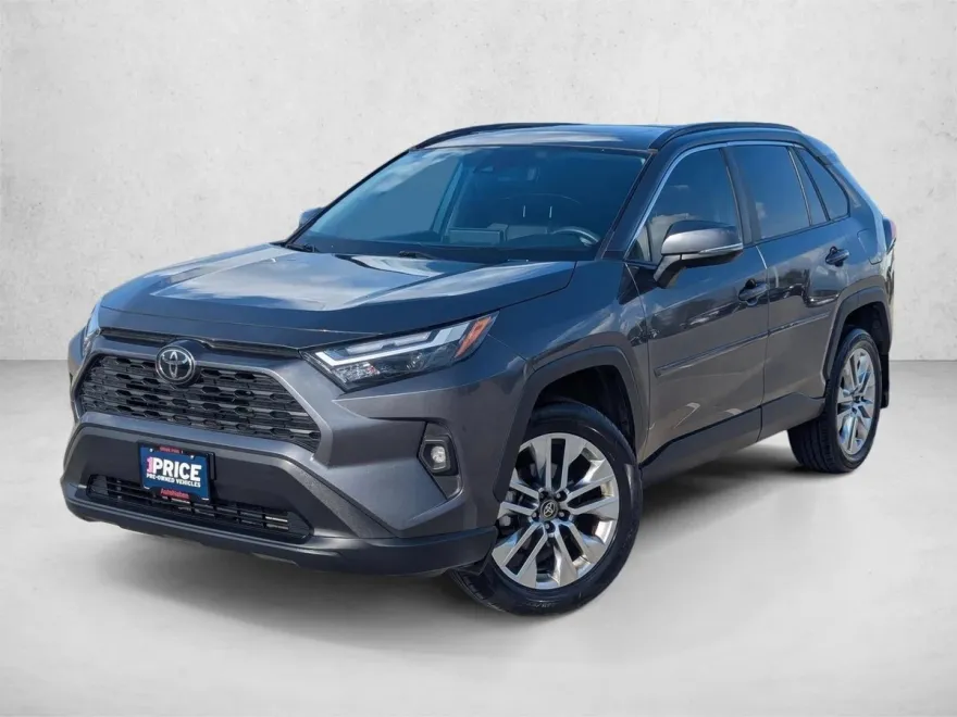 2024 Toyota RAV4 XLE Premium photo 1