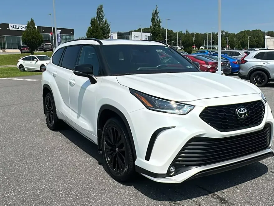 2023 Toyota Highlander XSE photo 1