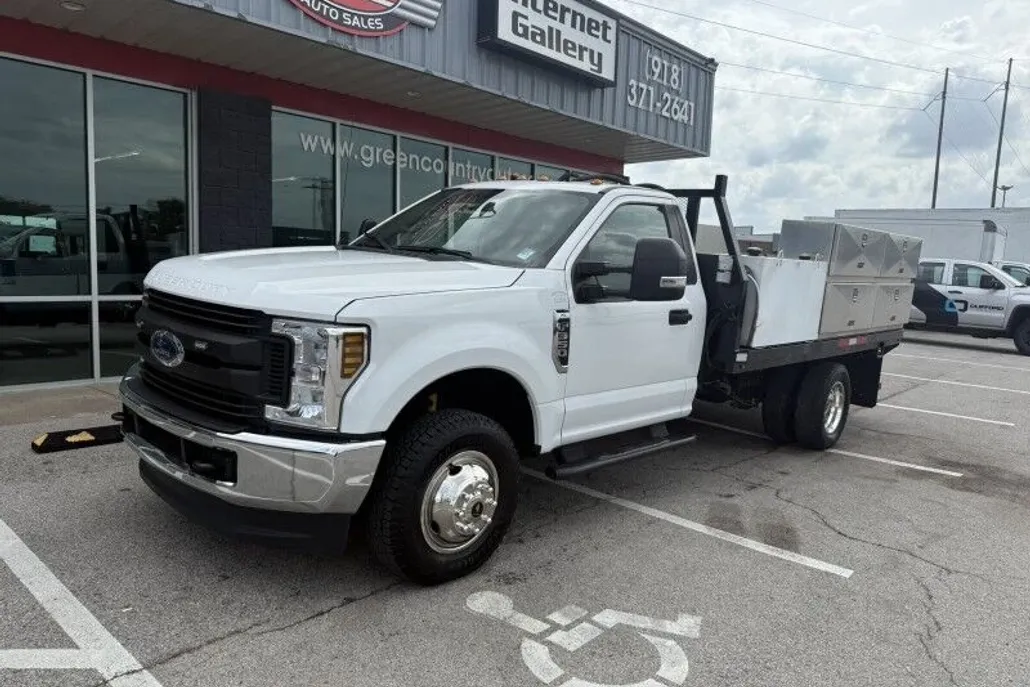 2018 Ford F-350 XL photo 1