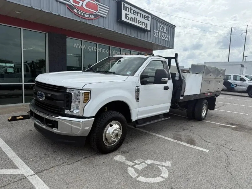 2018 Ford F-350 XL photo 1