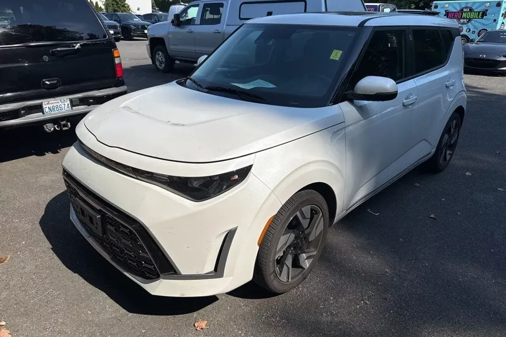 2025 Kia Soul GT-Line photo 1