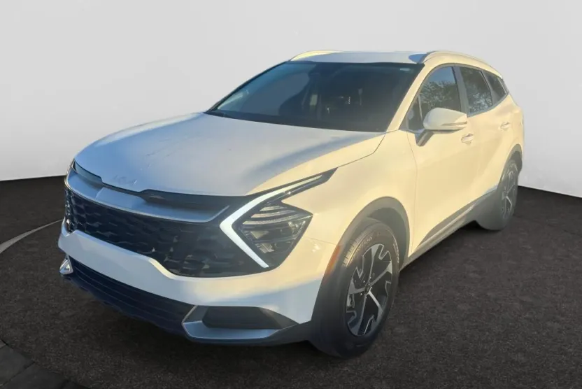 2025 Kia Sportage EX photo 1