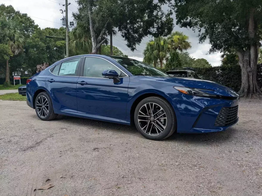 2025 Toyota Camry XLE photo 1