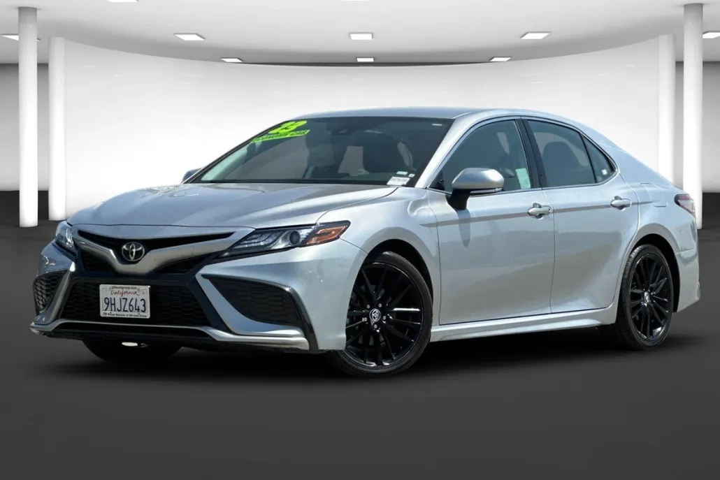 2023 Toyota Camry XSE photo 1