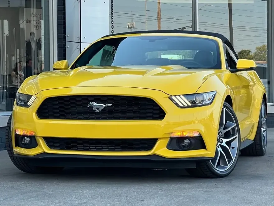 2017 Ford Mustang EcoBoost Premium photo 1