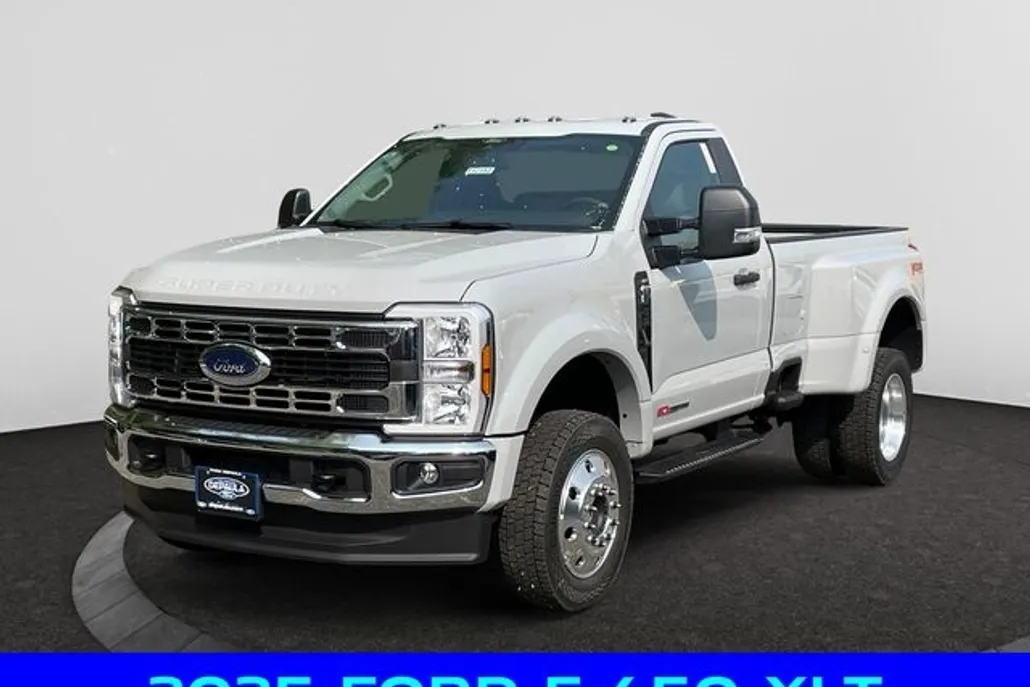 2025 Ford F-450 photo 1