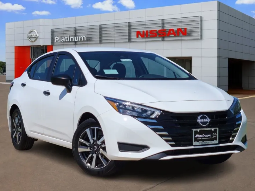 2025 Nissan Versa 1.6 S photo 1