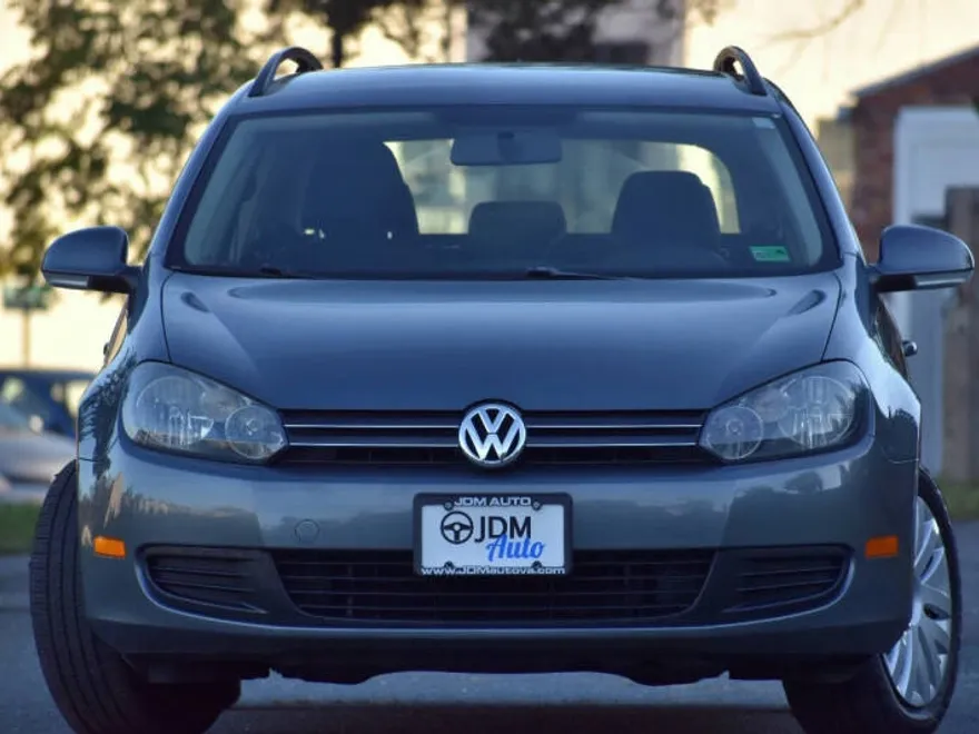 2013 Volkswagen Jetta SportWagen 2.5L SE photo 1