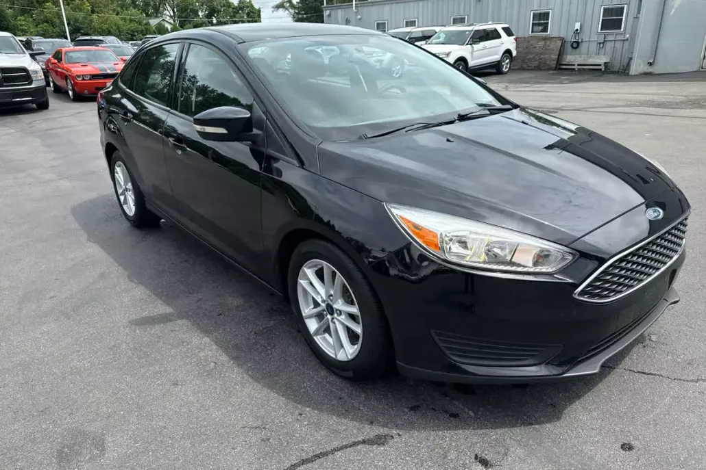 2017 Ford Focus SE photo 1