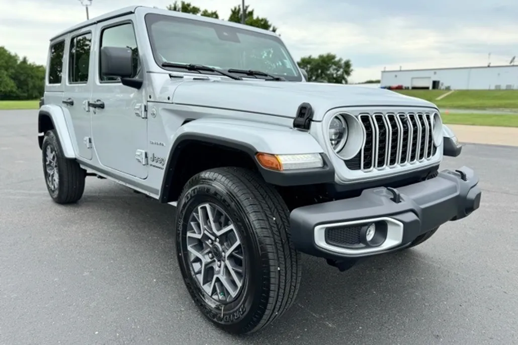 2024 Jeep Wrangler Sahara photo 1