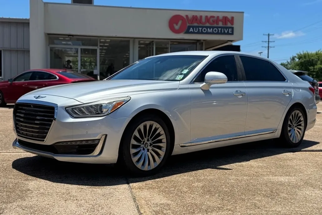 2017 Genesis G90 3.3T Premium photo 1