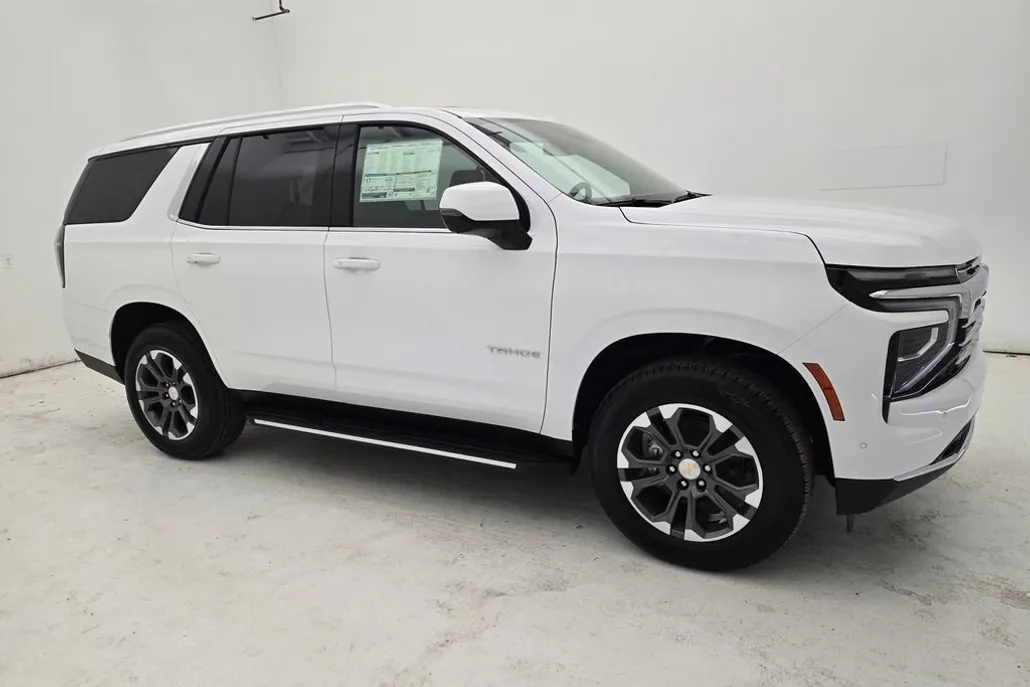 2025 Chevrolet Tahoe LT photo 1