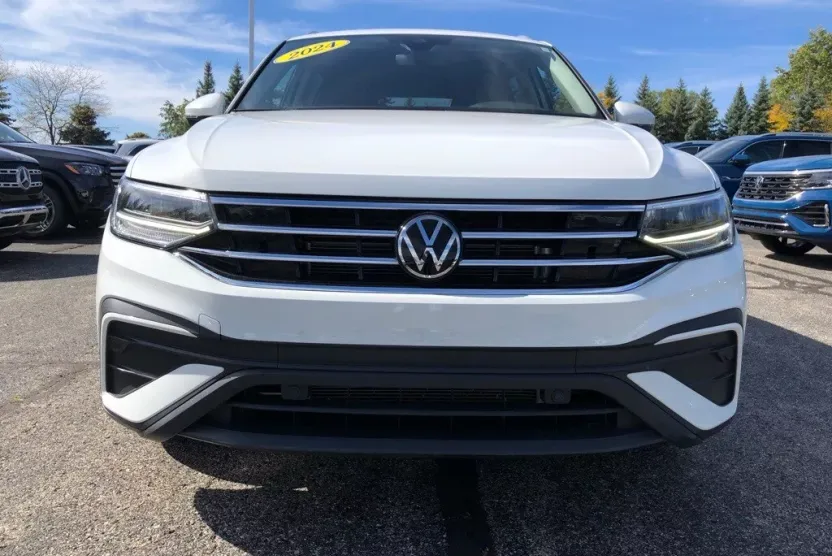 2024 Volkswagen Tiguan SE Wolfsburg Edition photo 1