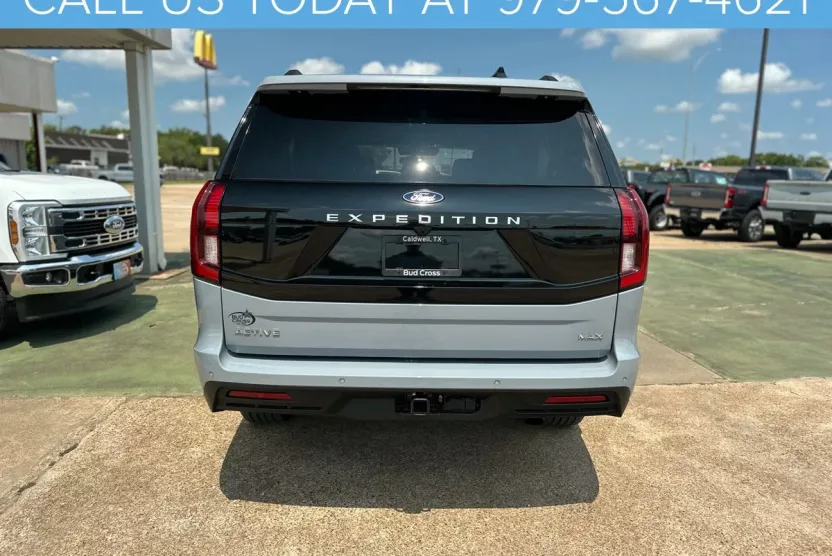 2025 Ford Expedition MAX photo 1