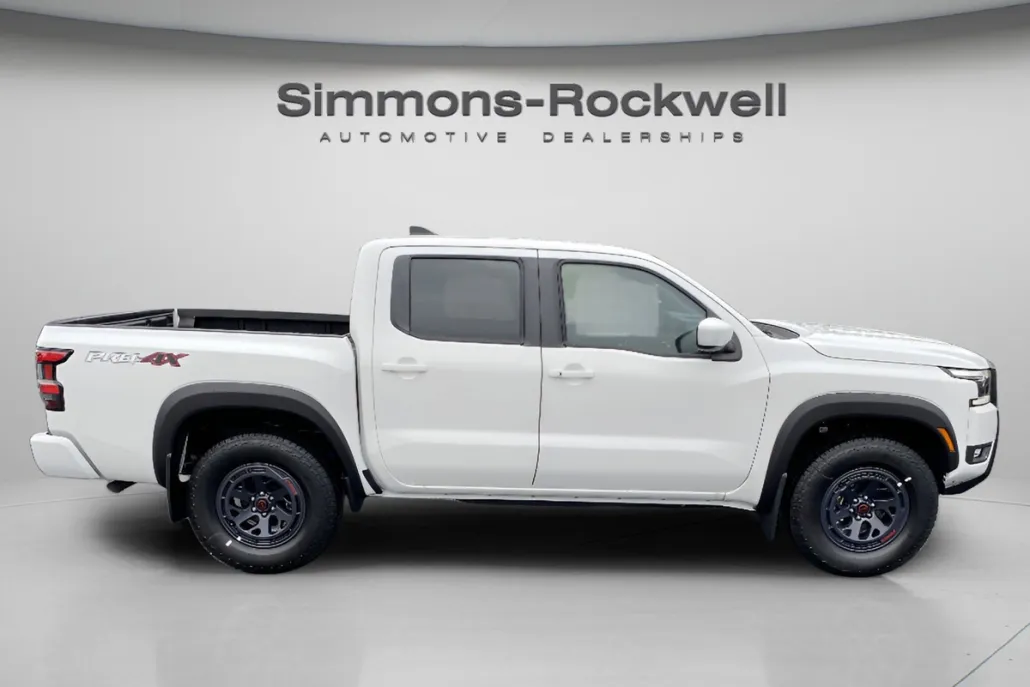 2025 Nissan Frontier PRO-4X photo 1
