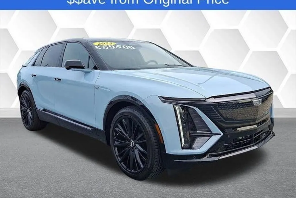 2025 Cadillac Lyriq Sport photo 1
