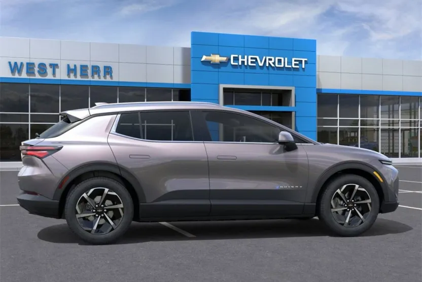2026 Chevrolet Equinox LT photo 1