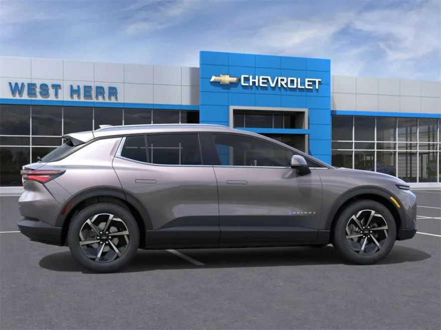 2026 Chevrolet Equinox LT photo 1