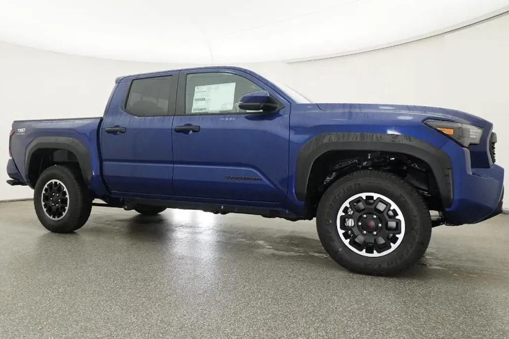 2025 Toyota Tacoma TRD Off-Road Double Cab photo 1