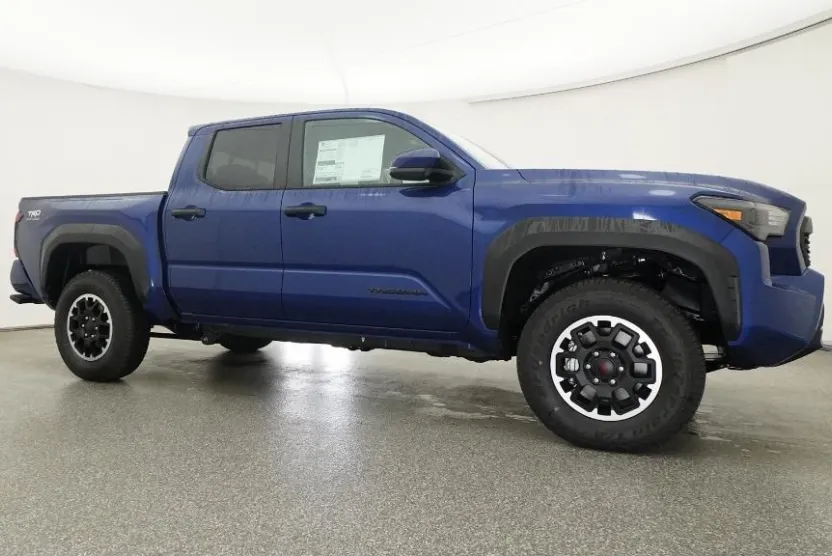 2025 Toyota Tacoma TRD Off-Road Double Cab photo 1