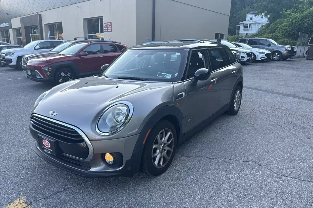 2017 Mini Clubman Base ALL4 photo 1
