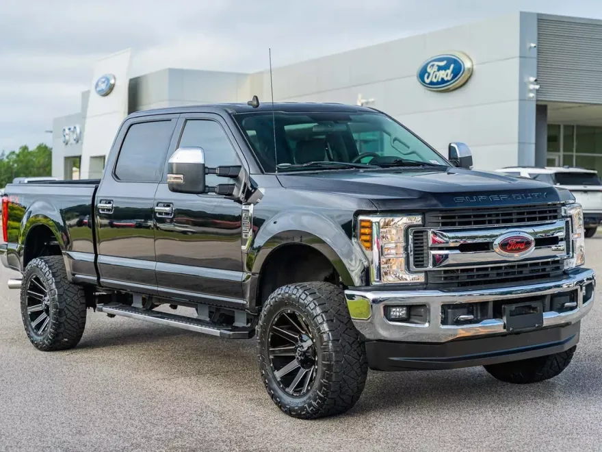 2019 Ford F-250 XLT photo 1