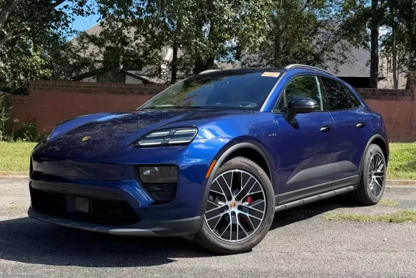 2025 Porsche Macan Electric photo 1