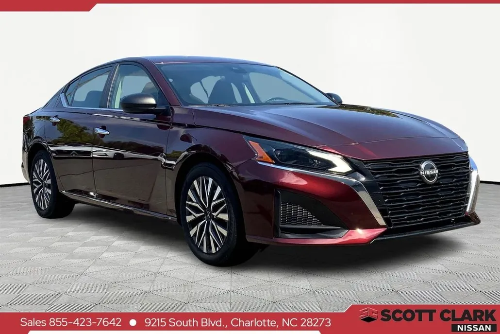 2024 Nissan Altima 2.5 SV photo 1