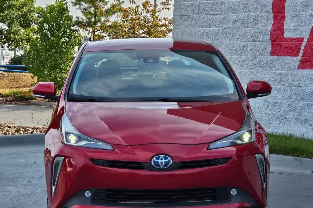 2022 Toyota Prius XLE photo 1