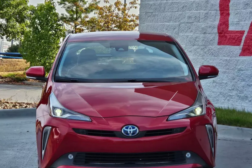 2022 Toyota Prius XLE photo 1