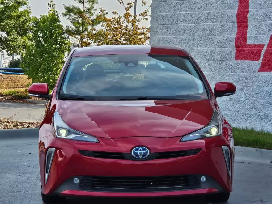2022 Toyota Prius XLE photo 1