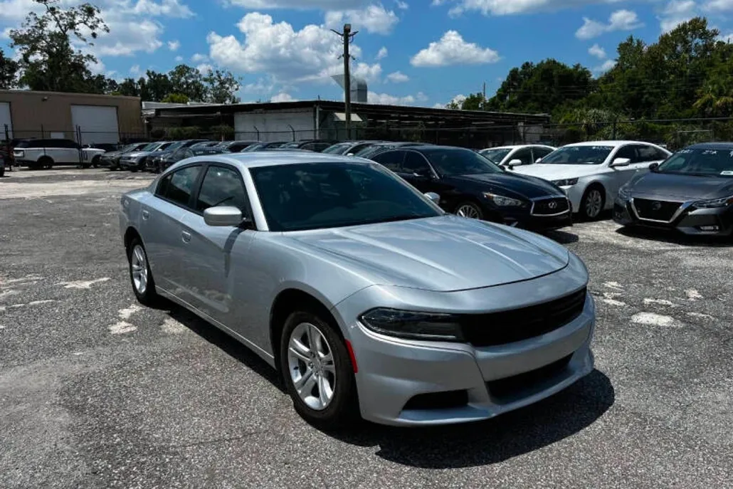 2020 Dodge Charger SXT photo 1