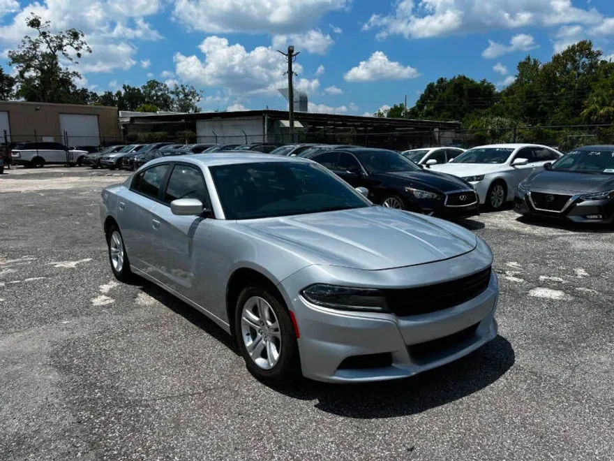 2020 Dodge Charger SXT photo 1