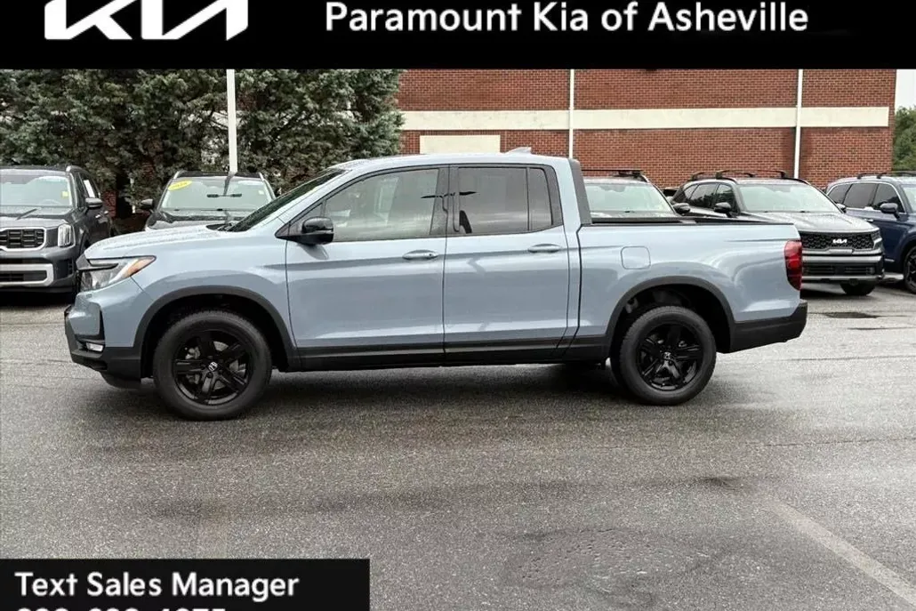 2023 Honda Ridgeline Black Edition photo 1