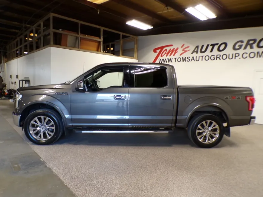 2016 Ford F-150 Lariat photo 1