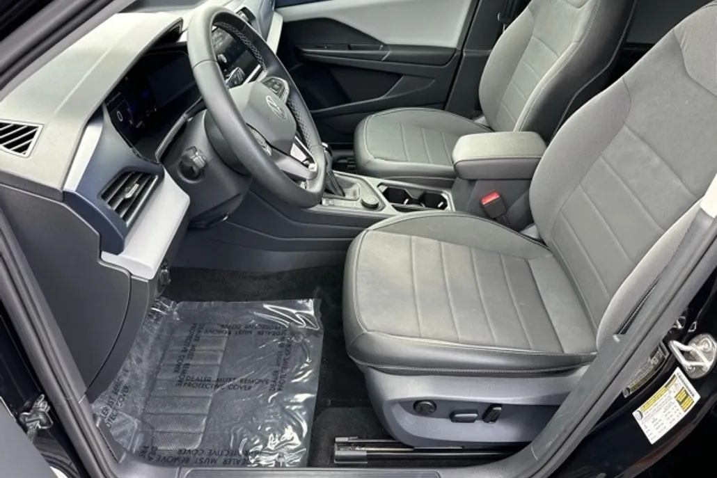 2022 Volkswagen Taos SE photo 1