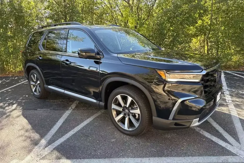 2025 Honda Pilot Elite photo 1