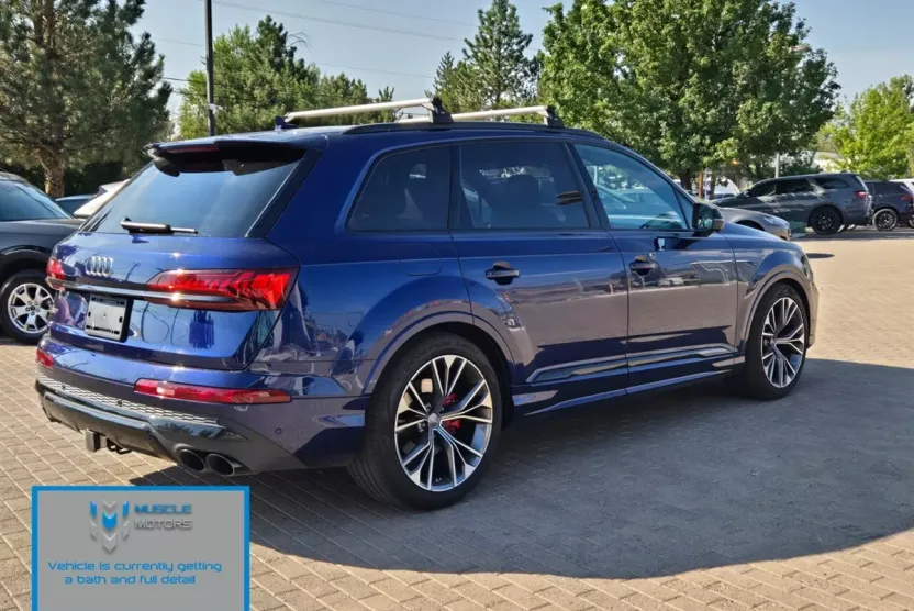 2023 Audi SQ7 Prestige photo 1
