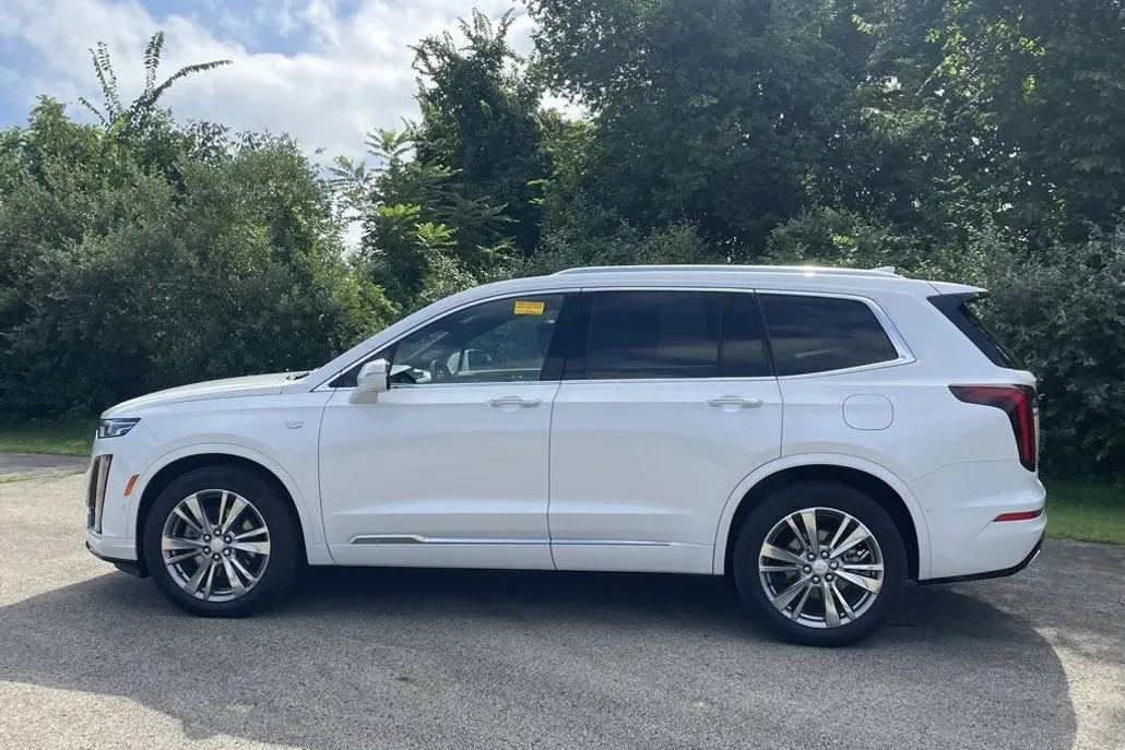 2024 Cadillac XT6 Premium Luxury photo 1