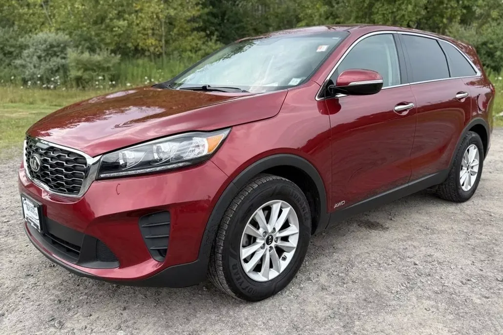 2019 Kia Sorento LX photo 1