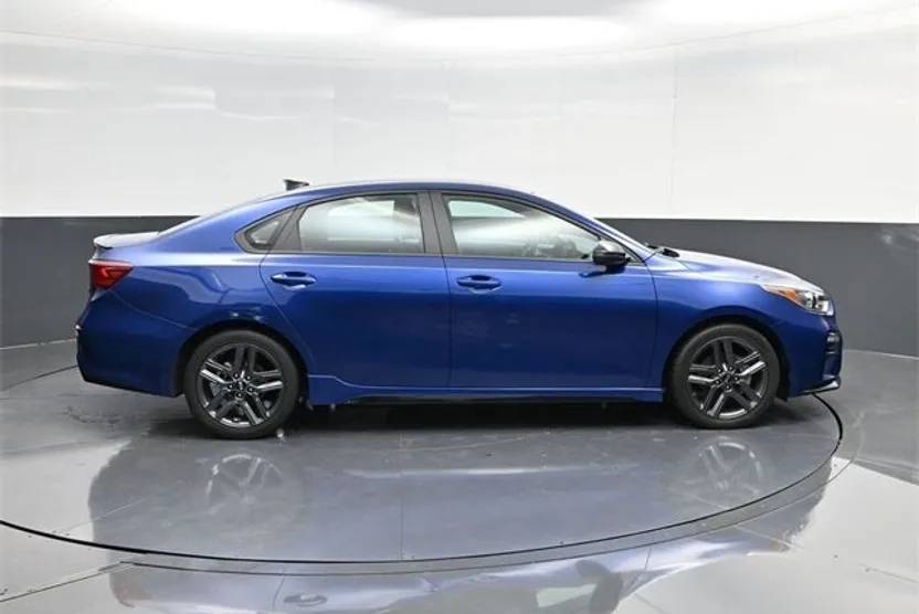2021 Kia Forte GT-Line photo 1