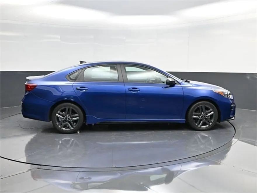 2021 Kia Forte GT-Line photo 1