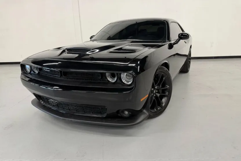 2022 Dodge Challenger R/T Scat Pack photo 1