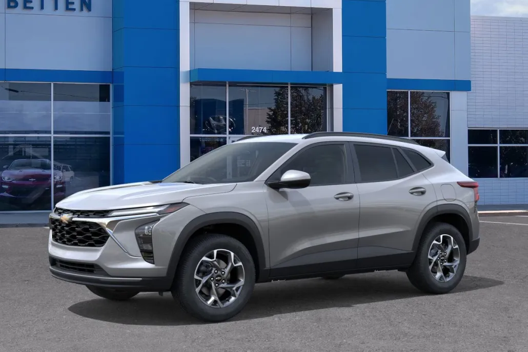 2025 Chevrolet Trax LT photo 1