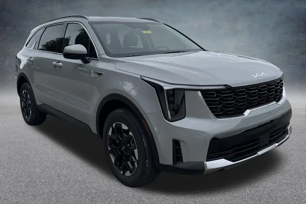2026 Kia Sorento S photo 1